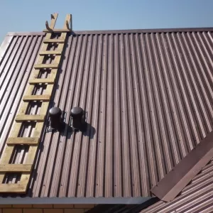 Металлическая кровля из Профнастила монтаж