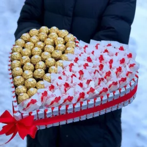 Подарок на 8 марта – сердце из конфет