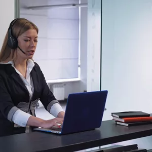 Вакансия: Менеджер по работе с клиентами (без поиска клиентов)