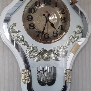 Продам новые часы настенные. Про-во Корея Г. Пуссан Белого цвета.