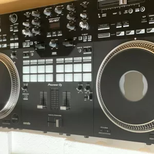 Pioneer DJ DDJ-REV7 Profesionální DJ ovladač pro Serato DJ Pro