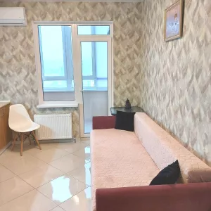 продам 1 комнатную квартиру в жк Радужном,новый ремонт