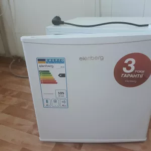 Продам новый маленький холодильник «Еlenberg».