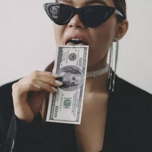 Высокооплачиваемая работа для девушек в Киеве. Топ условия в Украине