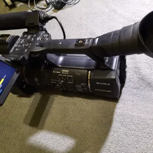 Професійна відеокамера Sony HXR-NX5E + дод. обладнання