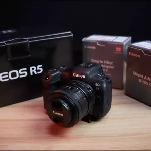 Canon EOS R5 / Sony a7S lll