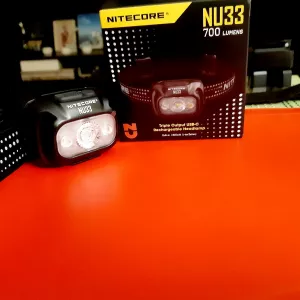 Налобний ліхтар Nitecore NU33 700LM.