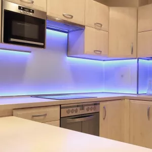 Підсвічування рабочої поверхні на кухню LED стрічкою світлодіодною