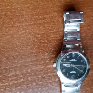 Продаю годинник Casio Quartz оригінал