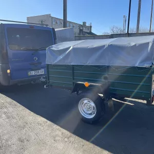 На причіп від Кременчуцького заводу легковий причіп «Дніпро-251»
