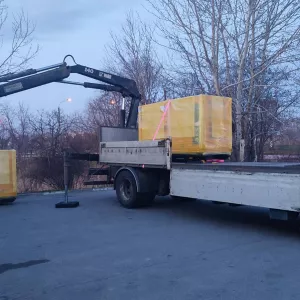 Манипулятор услуги крана-манипулятора грузоперевозки