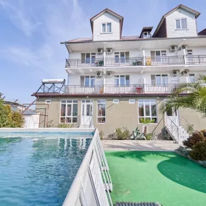 Отдых в Сочи. Гостевой дом «София» в Вардане.