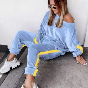 Костюм с лампасом