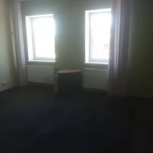 Здам в довгострокову в оренду приміщення під хостел -100 м .кв