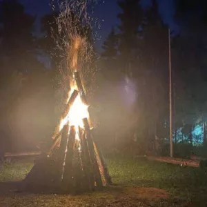 Турбаза «Молодость»: лес, пирс, кафе, настольный теннис, бильярд