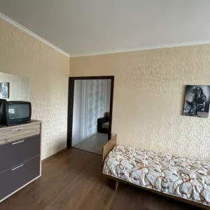 Уютная двухкомнатная квартира в центре Солигорска сдаётся в аренду на сутки.