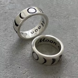 Один из главных бестселлеров - кольцо с Фазами Луны