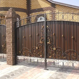 Ворота распашные, ворота откатные, навесы, козырьки, заборы, калитки, балконные ограждения
