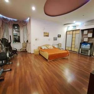 Продам большой дом в г. Днепр