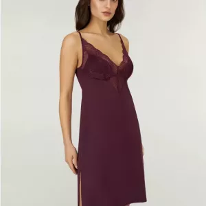 Жіноча нічнушка на тонкій бретелі з колекції «Cabernet» (арт. LDM 118/15/01)