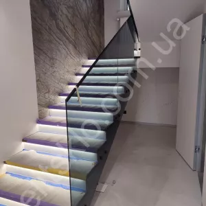 ЕлітСкло Івано-Франківськ - ваш надійний партнер у світі витончених та функціональних скляних конструкцій!