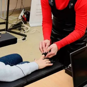 Тест работников на полиграфе с полной фиксацией на видеокамеру