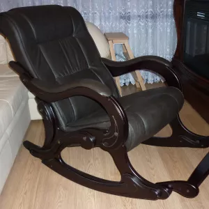 Продам кресло качалку