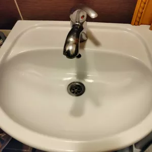 Умывальник для ванной б/у