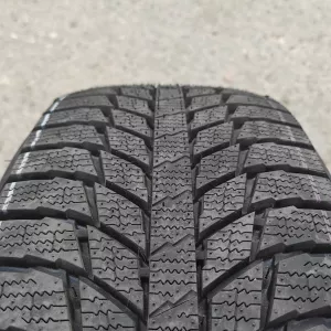 205/60/16 Triangle PL01 (96R)