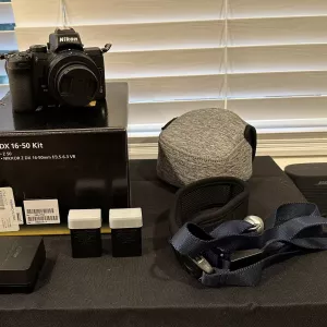 Nikon Z50 bezlusterkowy aparat cyfrowy z obiektywem 16-50 mm + dodatki