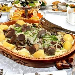 Требуется повар восточной и корейской кухни (с Казахстана) в Тбилиси.