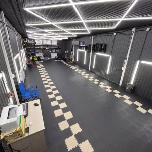 Напольная пвх плитка для гаража, мастерской, СТО, склада, производства