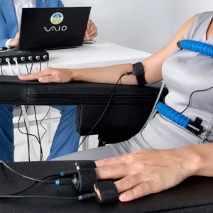 Швидкий виїзд поліграфолога для перевірки на детекторі брехні