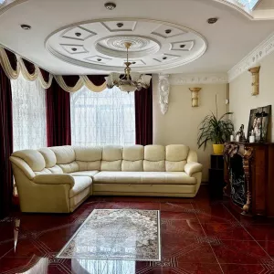 Дом на Абрикосовой