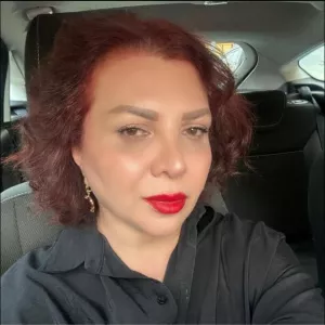 Gülnara, qırx illik təcrübəyə malik təcrübəli müəllim kimi, Start Language School by Tymur Levitin-də onlayn Azərbaycan, Türk və Rus dili dərsləri təklif edir