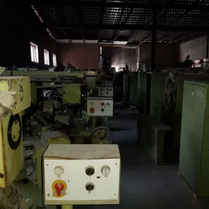 Industrial confectionery equipment for wrapping individual sweets