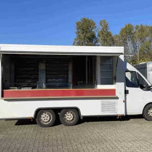 Vintage Ape Car Food Trucks Italy​