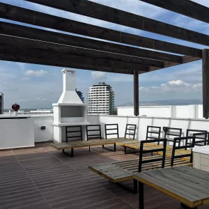 PENTHOUSE z tarasem na dachu, 350 metrów od plaży na CYPRZE PÓŁNOCNYM