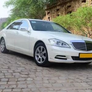 Luxury Mercedes car Rental in Jaipur for All Occasions