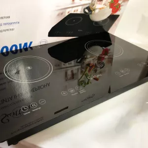 Электроплита большая индукционная на 2 конфорки настольная от сети Suntera ICD-2202 2200 Вт.