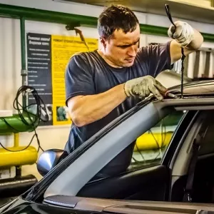 Необходимо оперативно заменить автостекло?