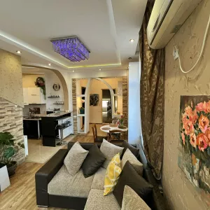Cozy and well-equipped apartment near metro Freedom