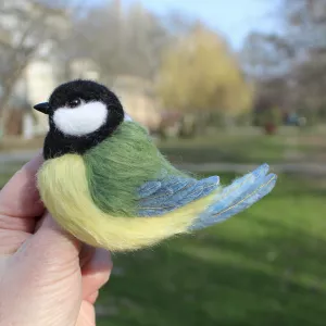 Брош валяна синичка іграшка хендмєйд птиця підвіска валяна прикраса інтерєрна Синица игрушка сувенір