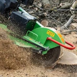 Корчевка (дробление) пней деревьев
