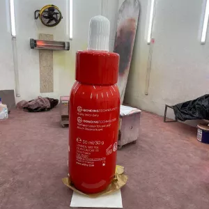 Рекламная фигура баночки под заказ для презентации сыворотки Vichy