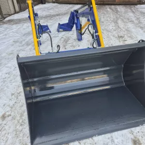 Навісний фронтальний навантажувач КУН на міні-трактор