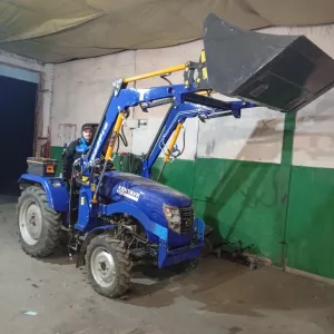 Фронтальний навантажувач на мінітрактор