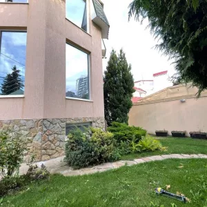 Продаж будинку на Кордонний пров.