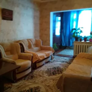 Продаю квартиру 3/5/5 на Юнусобаде 10
