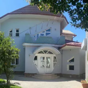 Продается 2х этаж 5 комнатный роскошный, дом в элитном районе г. Ташкента